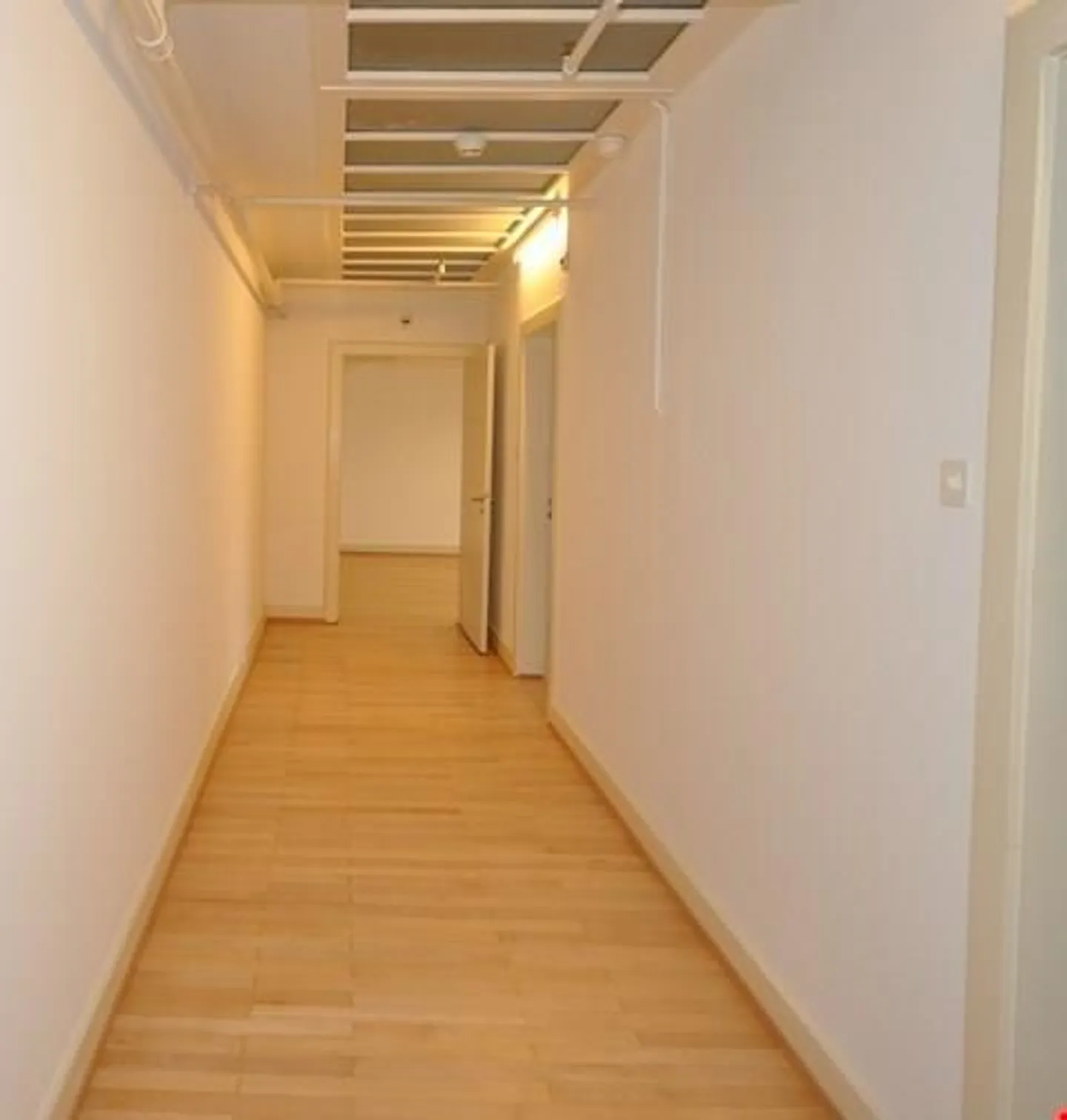 Ufficio singolo vicino alla stazione di Aesch - Foto 3 di 7