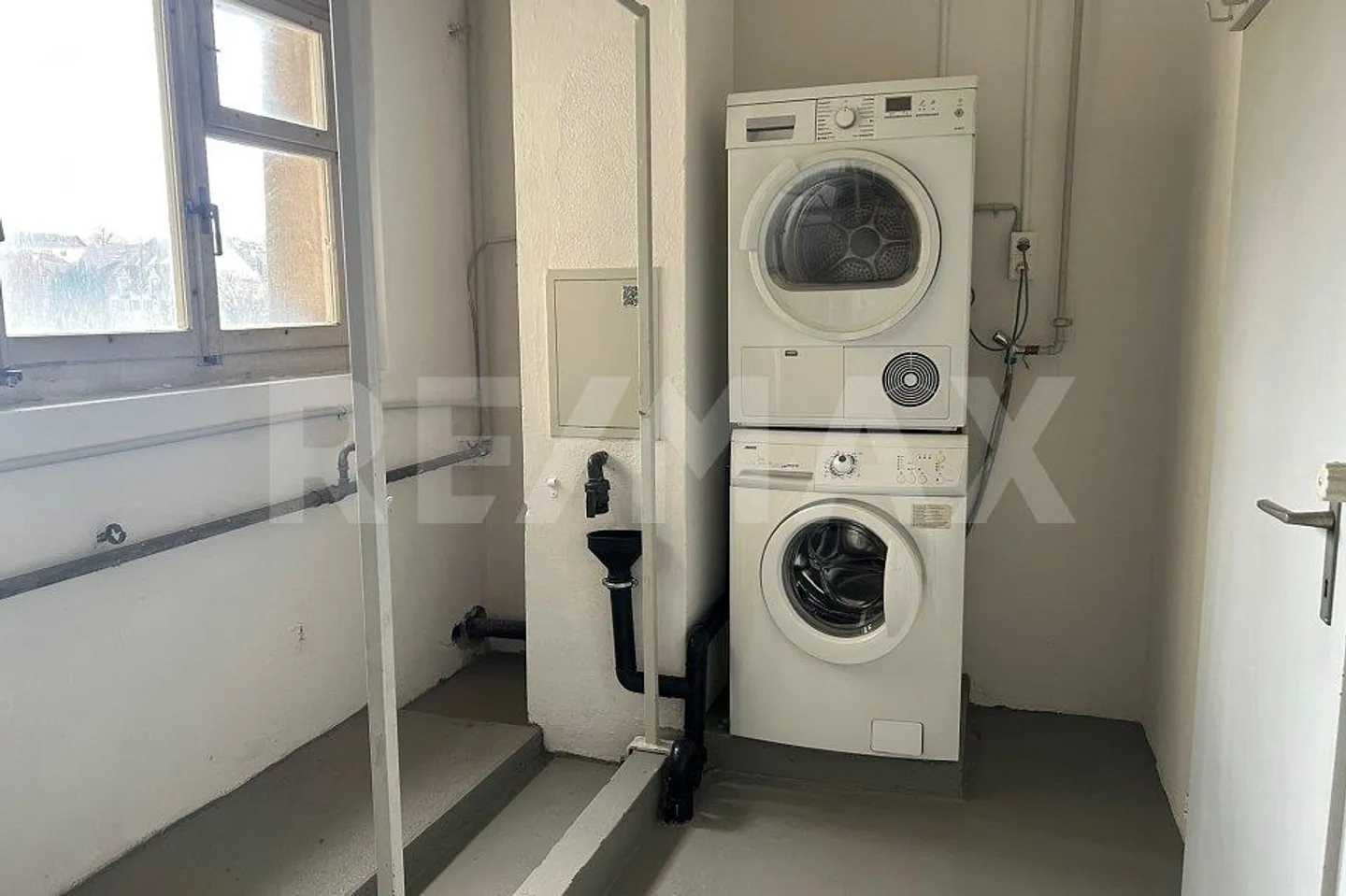 Historical & modern living - Photo 11 of 12