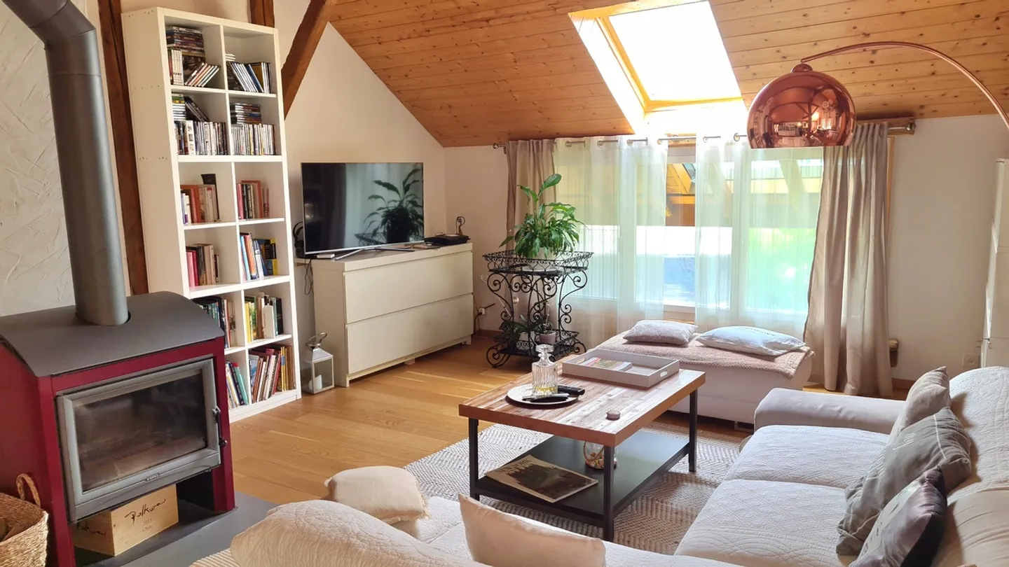 Belle maison rénovée et inhabituelle de 237 m2, avec beaucoup de charme ! - Photo 3 sur 19