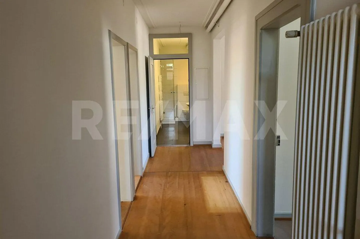 Historical & modern living - Photo 10 of 12