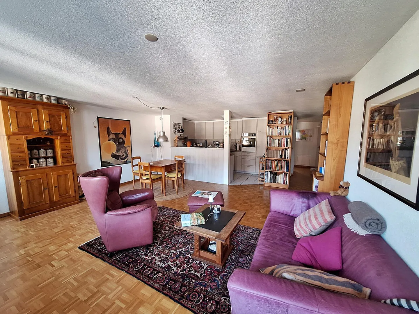 Spacious 3.5-room apartment with balcony in a quiet old town alley - Photo 2 of 11