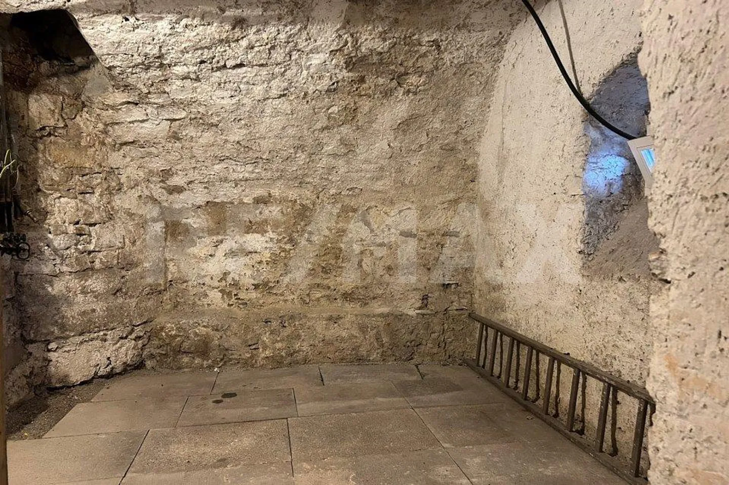 Historical & modern living - Photo 12 of 12