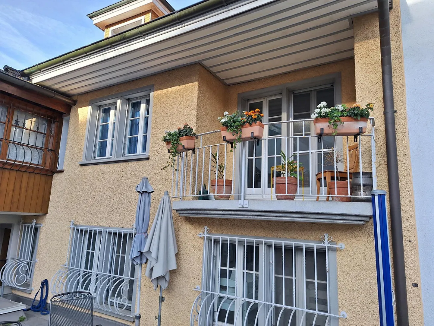 Spacious 3.5-room apartment with balcony in a quiet old town alley - Photo 6 of 11