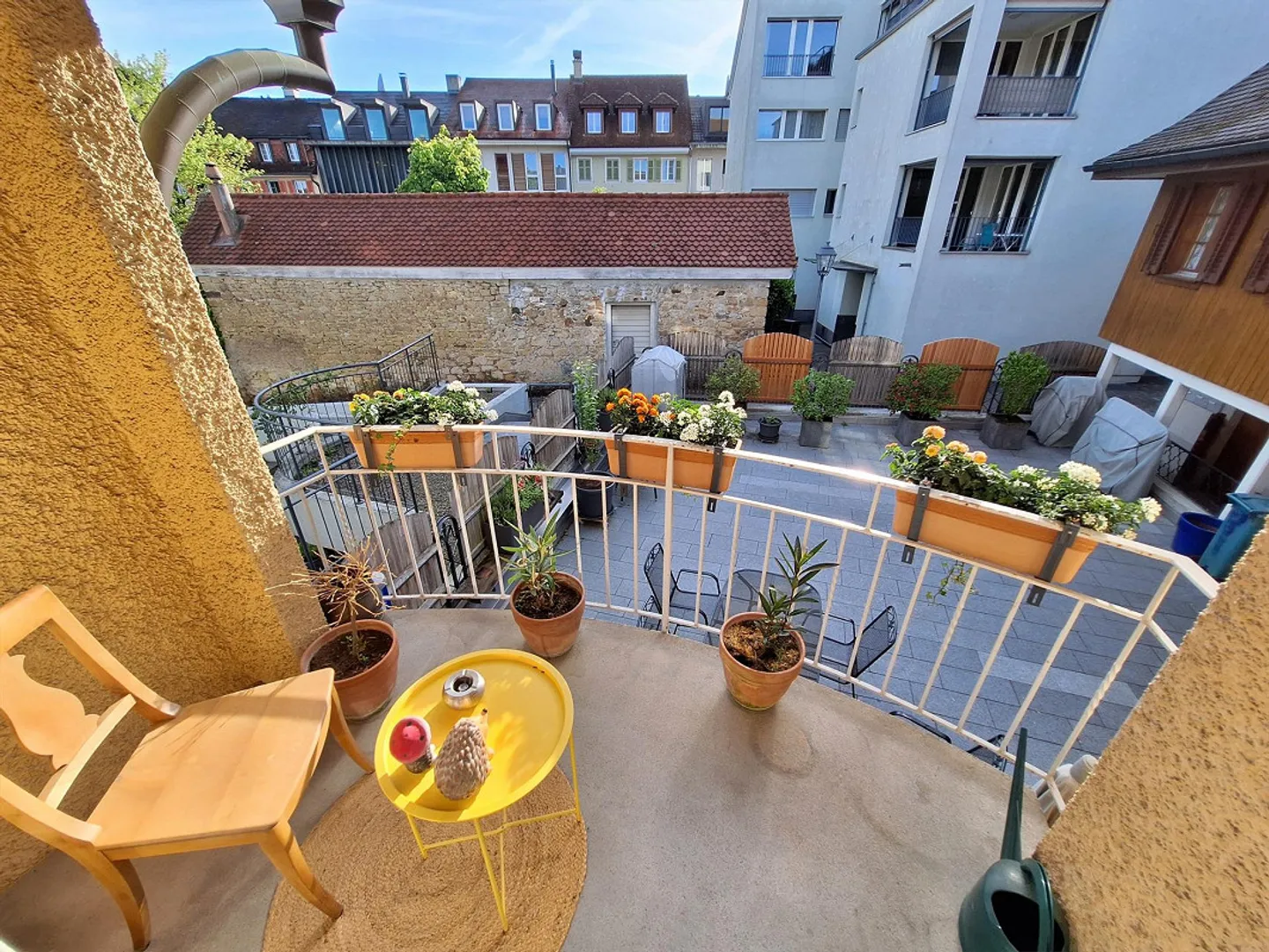 Spacious 3.5-room apartment with balcony in a quiet old town alley - Photo 5 of 11