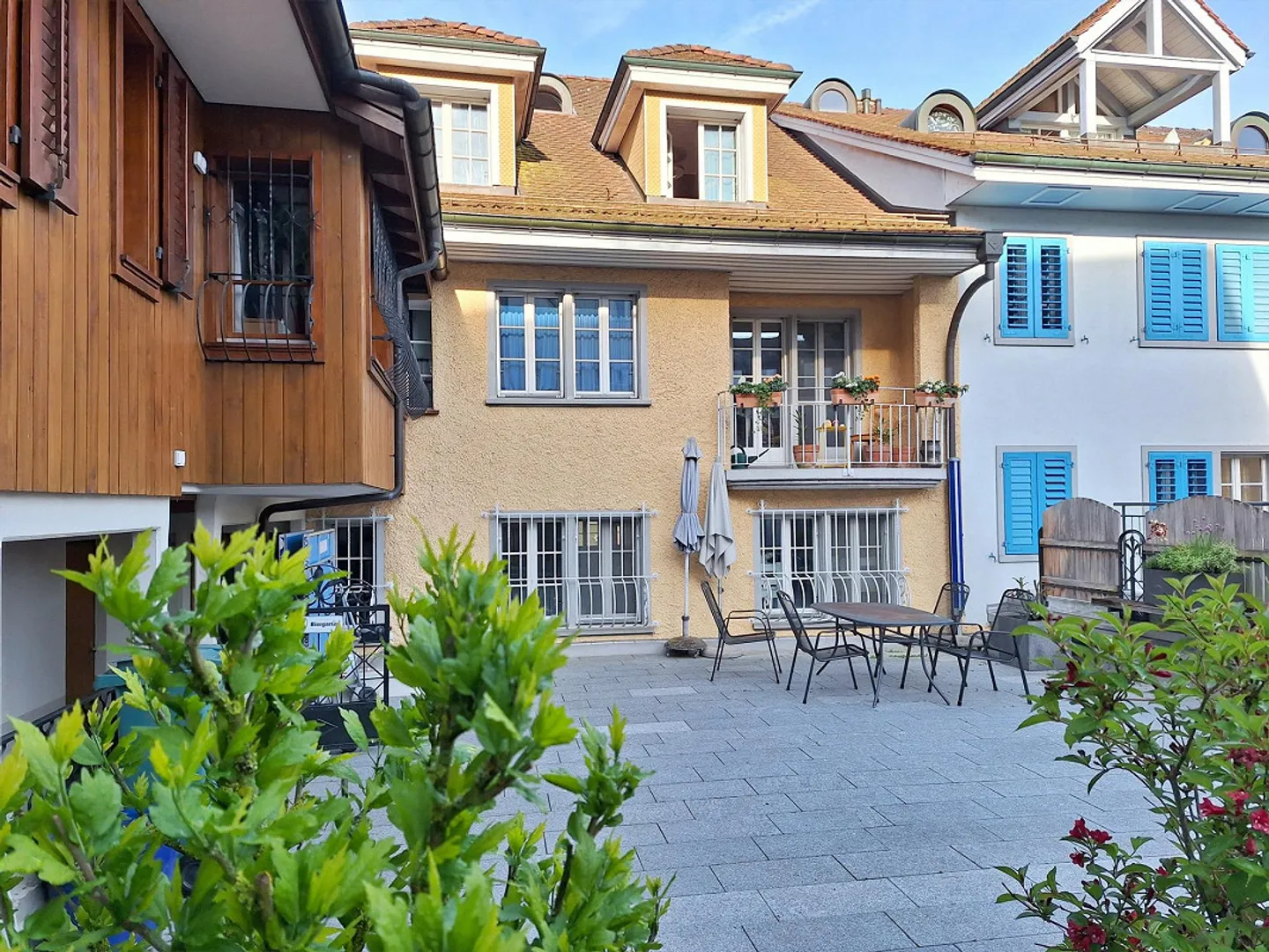 Spacious 3.5-room apartment with balcony in a quiet old town alley - Photo 7 of 11