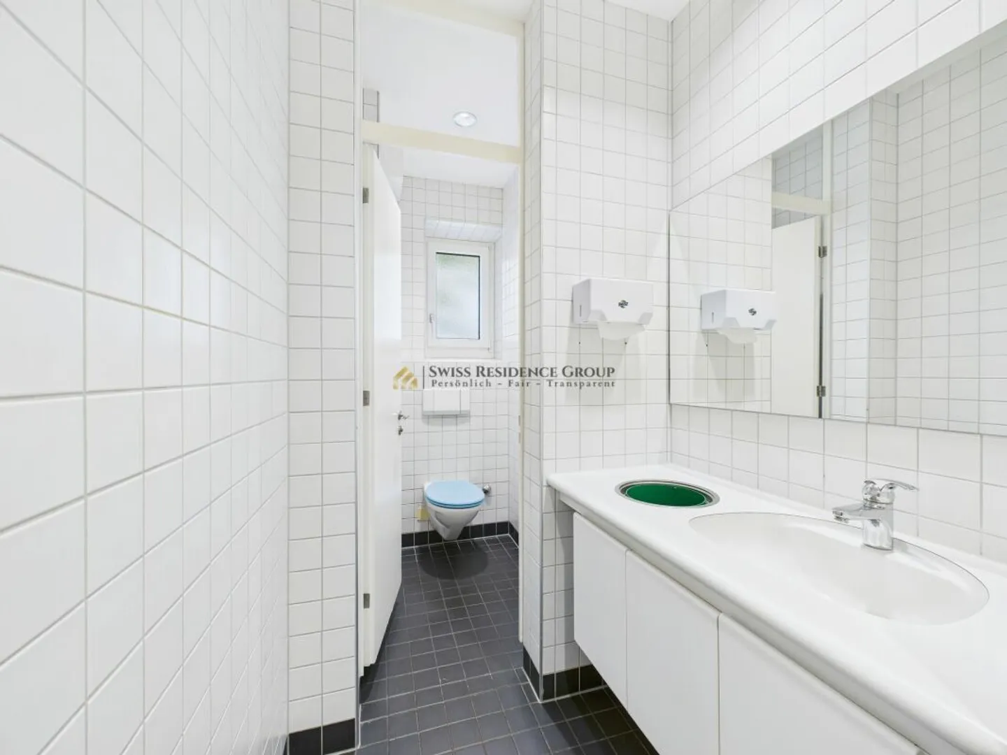 Office space for rent - Photo 4 of 10