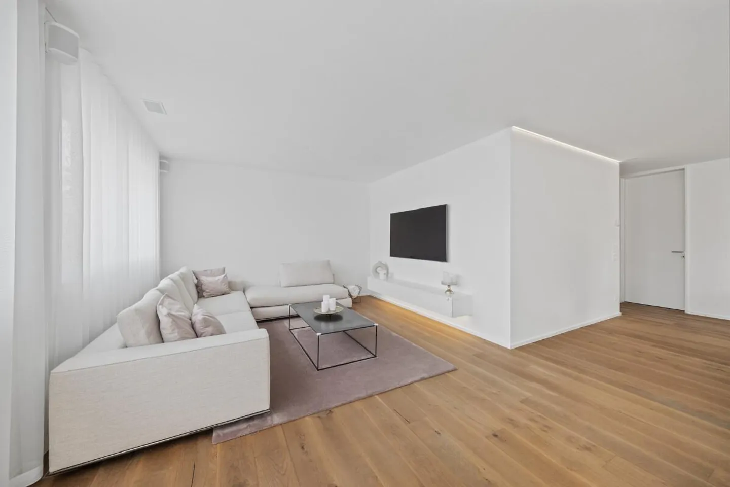 Top modern & exclusive condominium - Photo 2 of 12