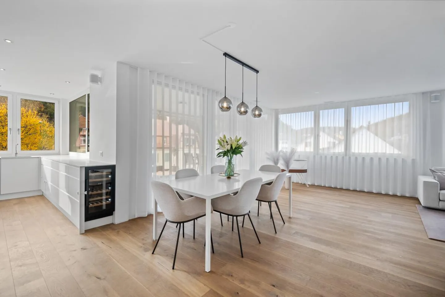 Top modern & exclusive condominium - Photo 3 of 12