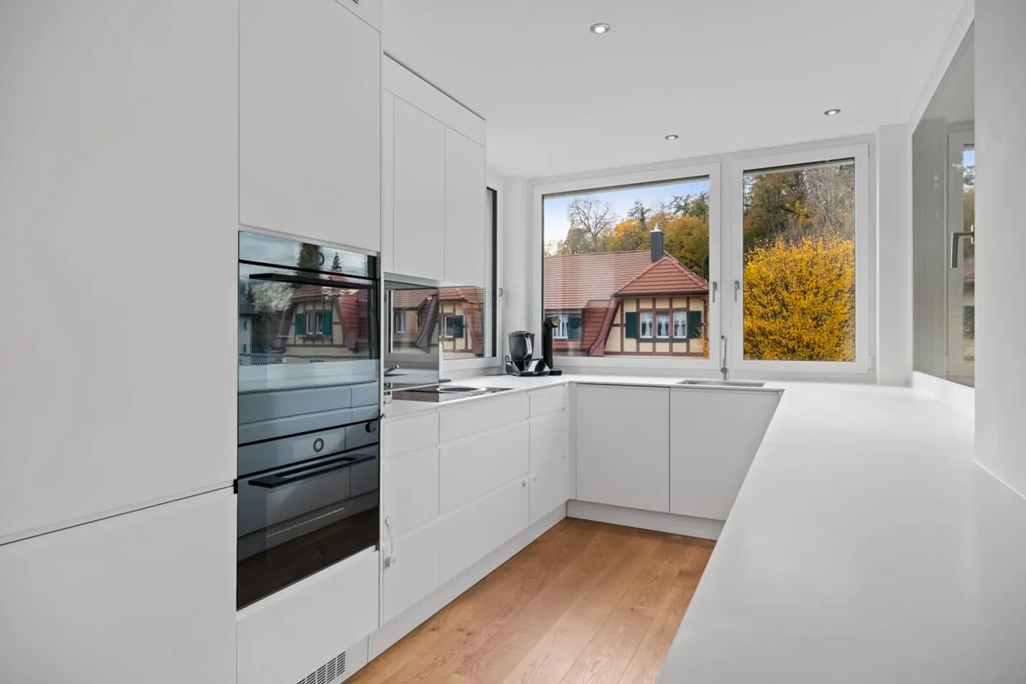 Top modern & exclusive condominium - Photo 4 of 12