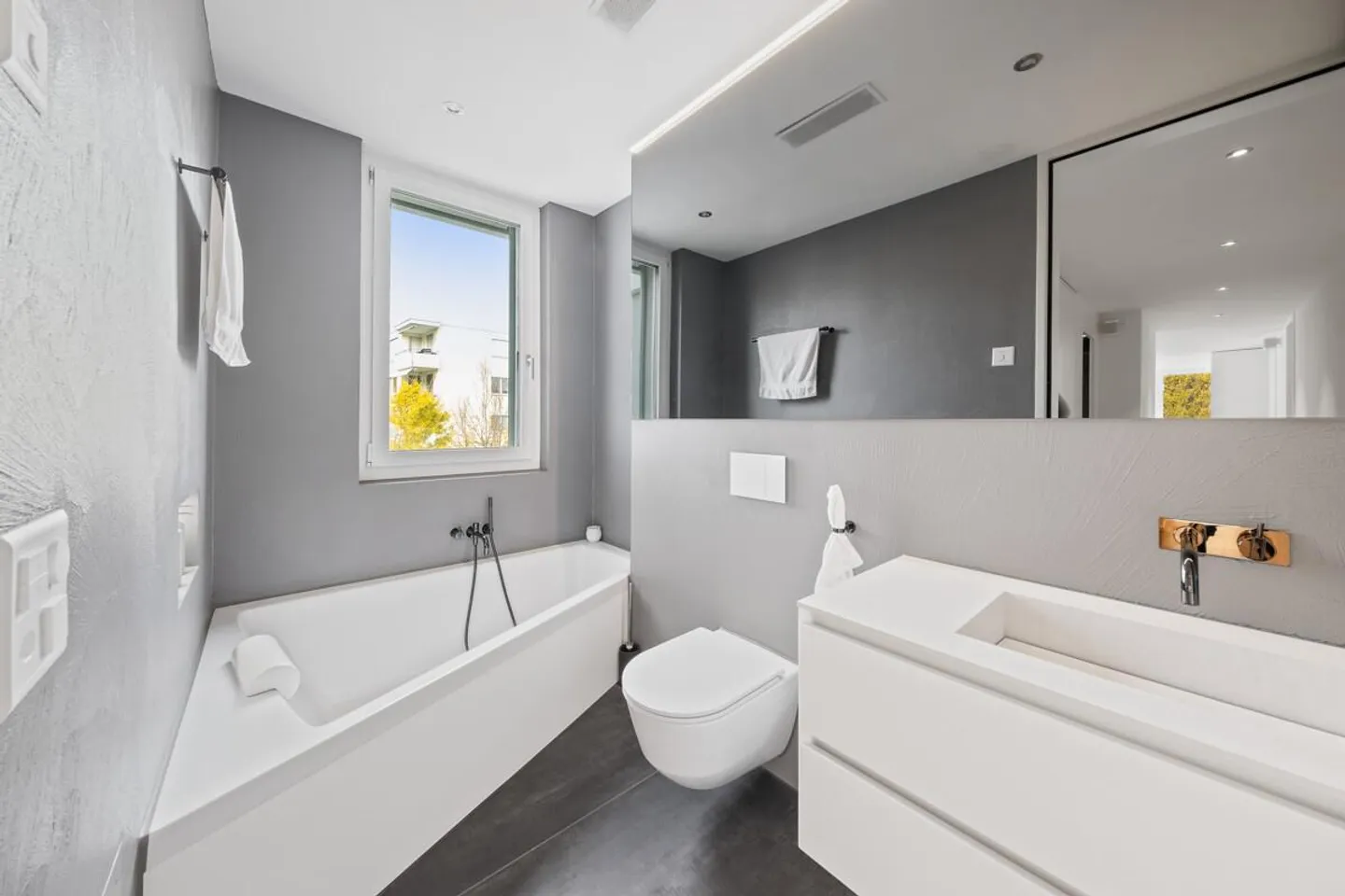 Top modern & exclusive condominium - Photo 5 of 12