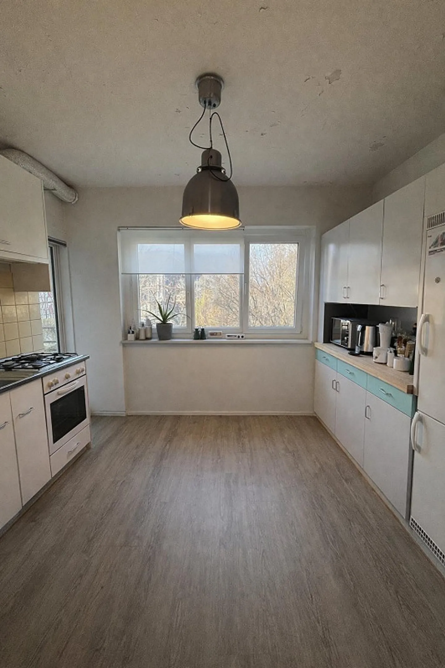 Spacious Family Apartment - Photo 2 of 10