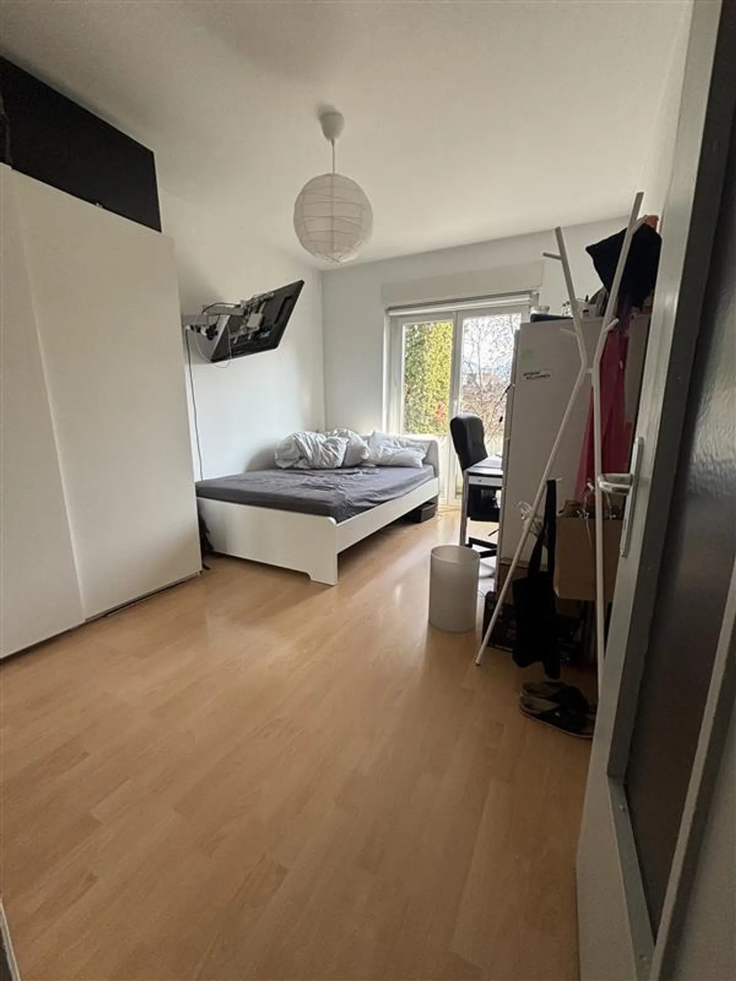 Spacious Family Apartment - Photo 4 of 10