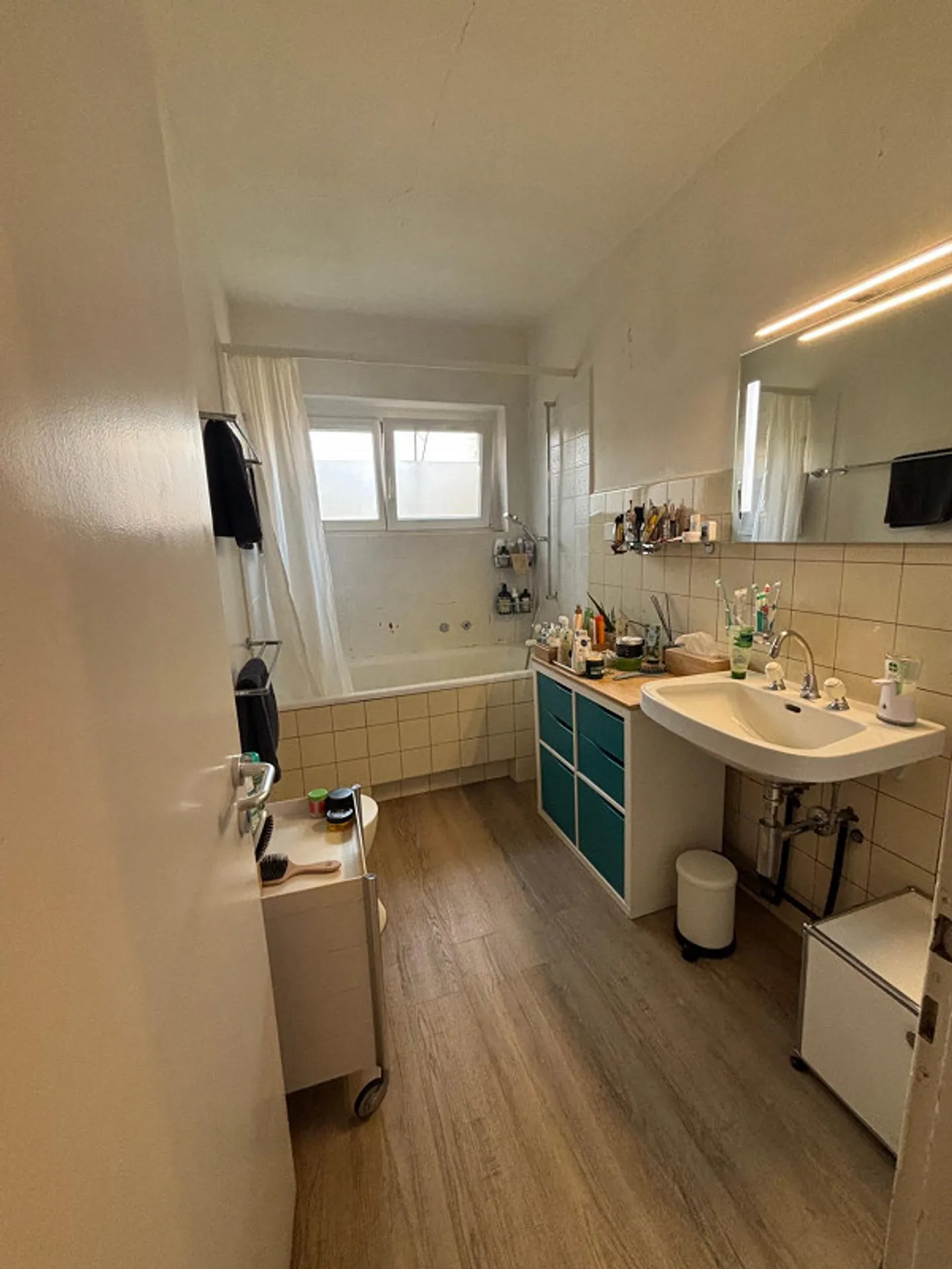 Spacious Family Apartment - Photo 7 of 10