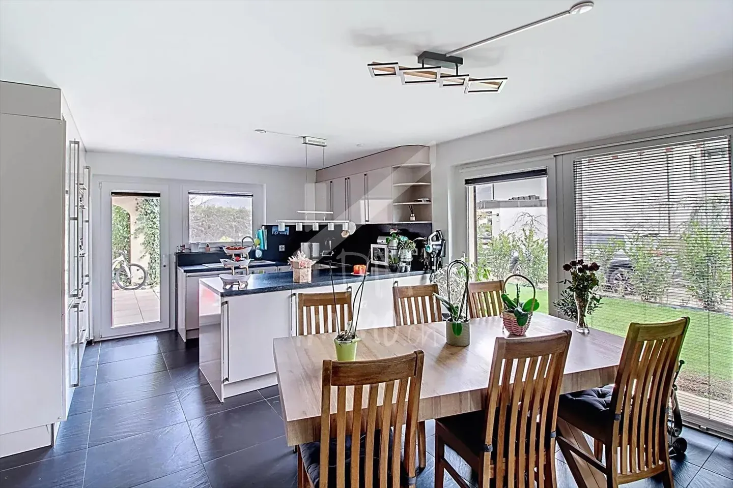 Magnifica villa familiare, molto spaziosa e luminosa - Foto 2 di 8