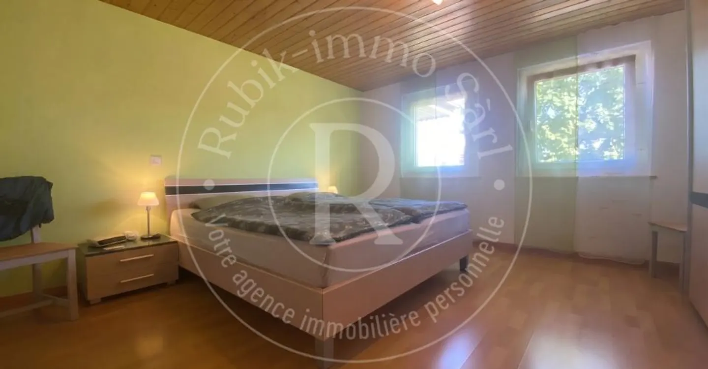 Familienhaus mit 2 Wohnungen und großem Garten - Foto 6 von 13