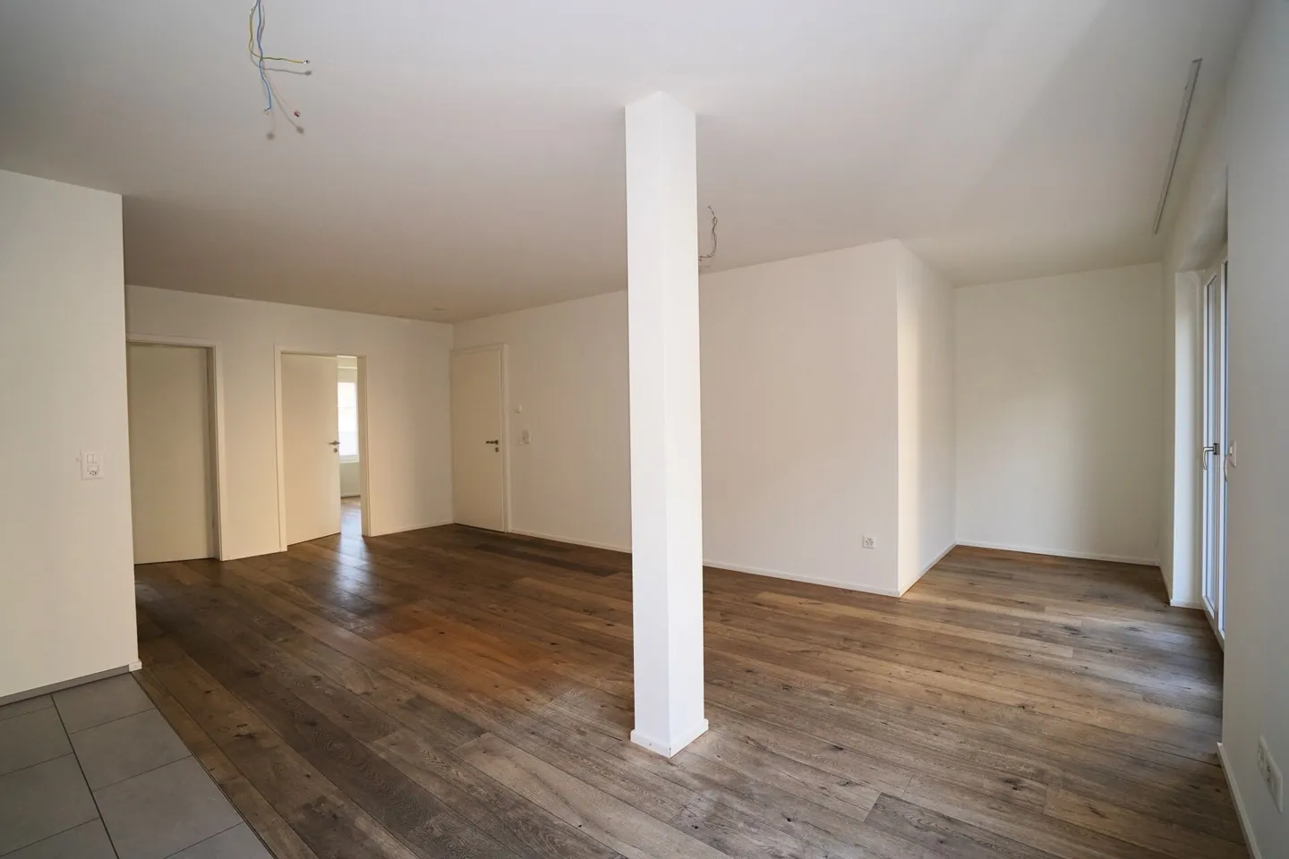 Appartamento 3.5 locali con grande terrazza, vicino al centro di Basilea - Foto 3 di 9