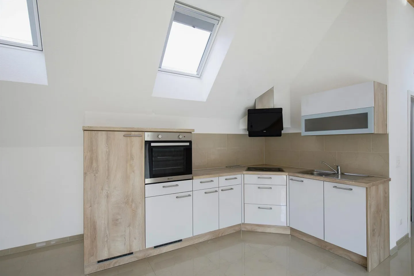 Helle 2.5-Zimmer-Wohnung mit Balkon - Foto 2 von 7