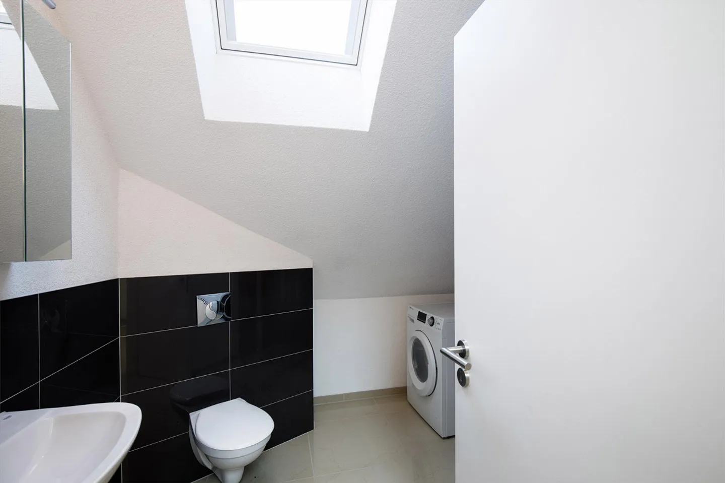 Helle 2.5-Zimmer-Wohnung mit Balkon - Foto 4 von 7