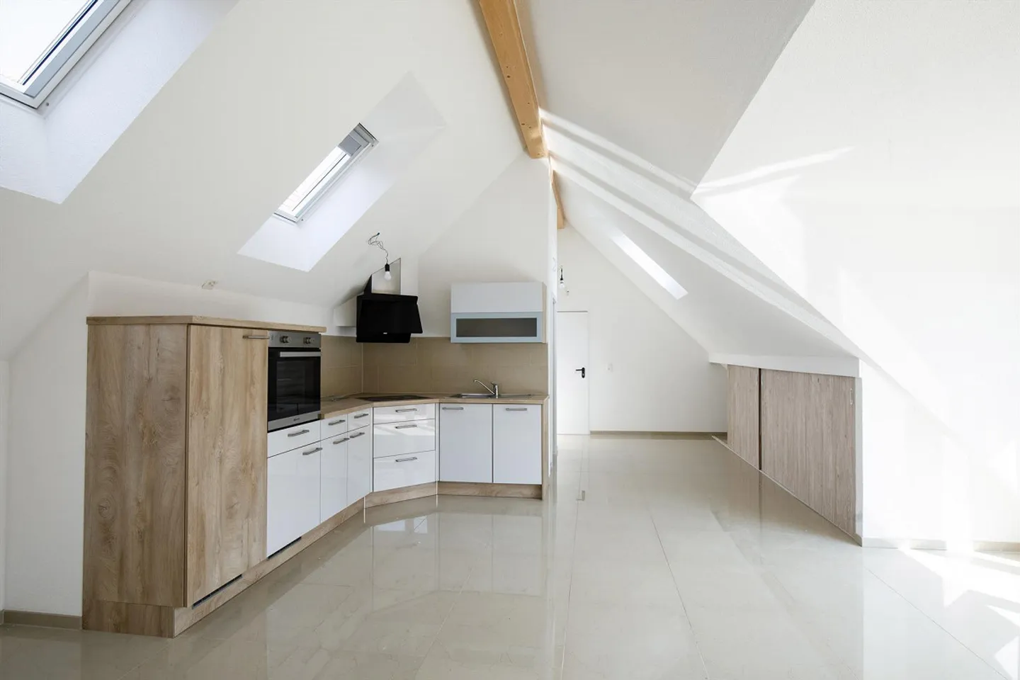 Helle 2.5-Zimmer-Wohnung mit Balkon - Foto 1 von 7