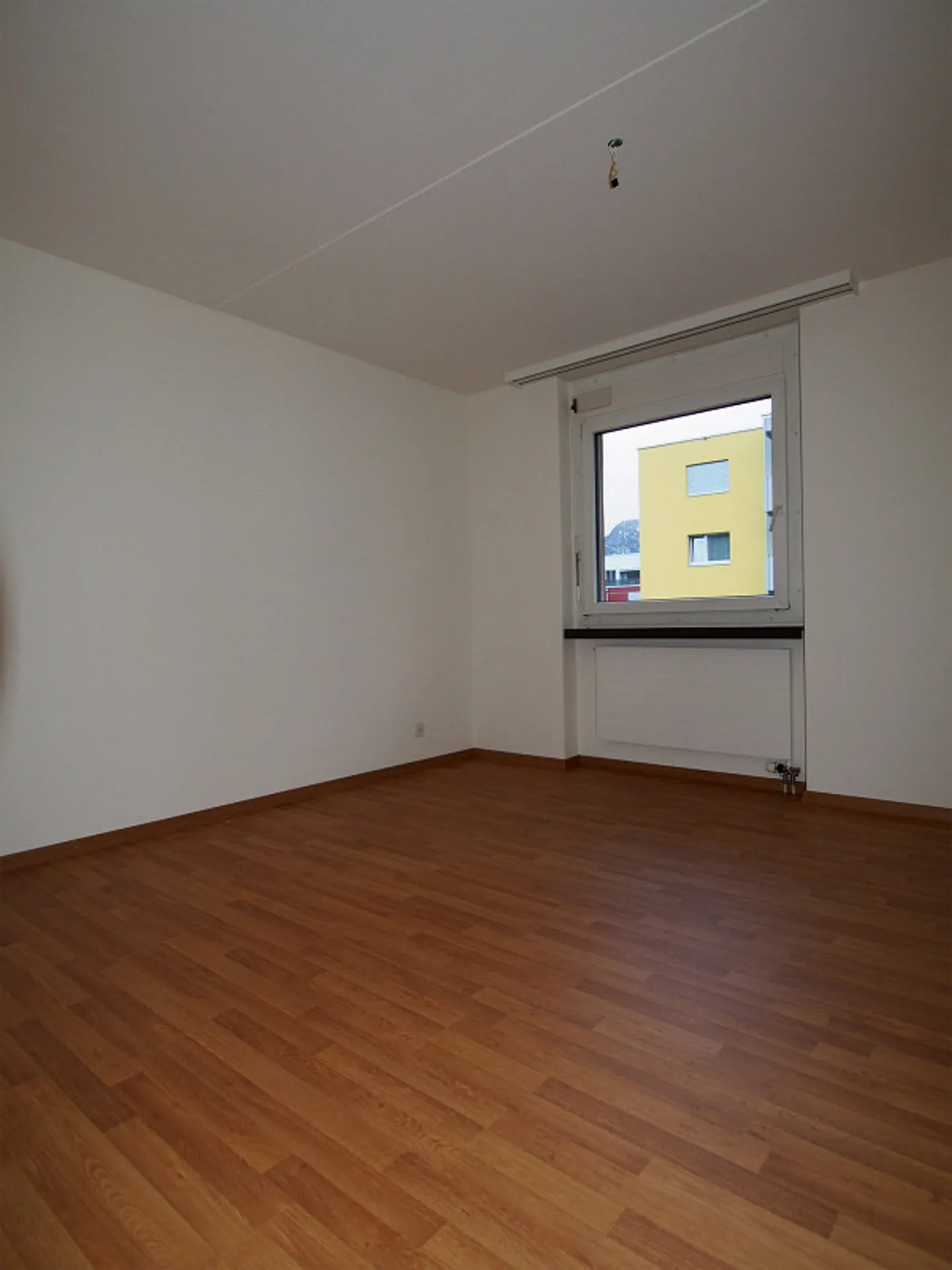 Appartamento soleggiato di 2.5 locali - Foto 4 di 6