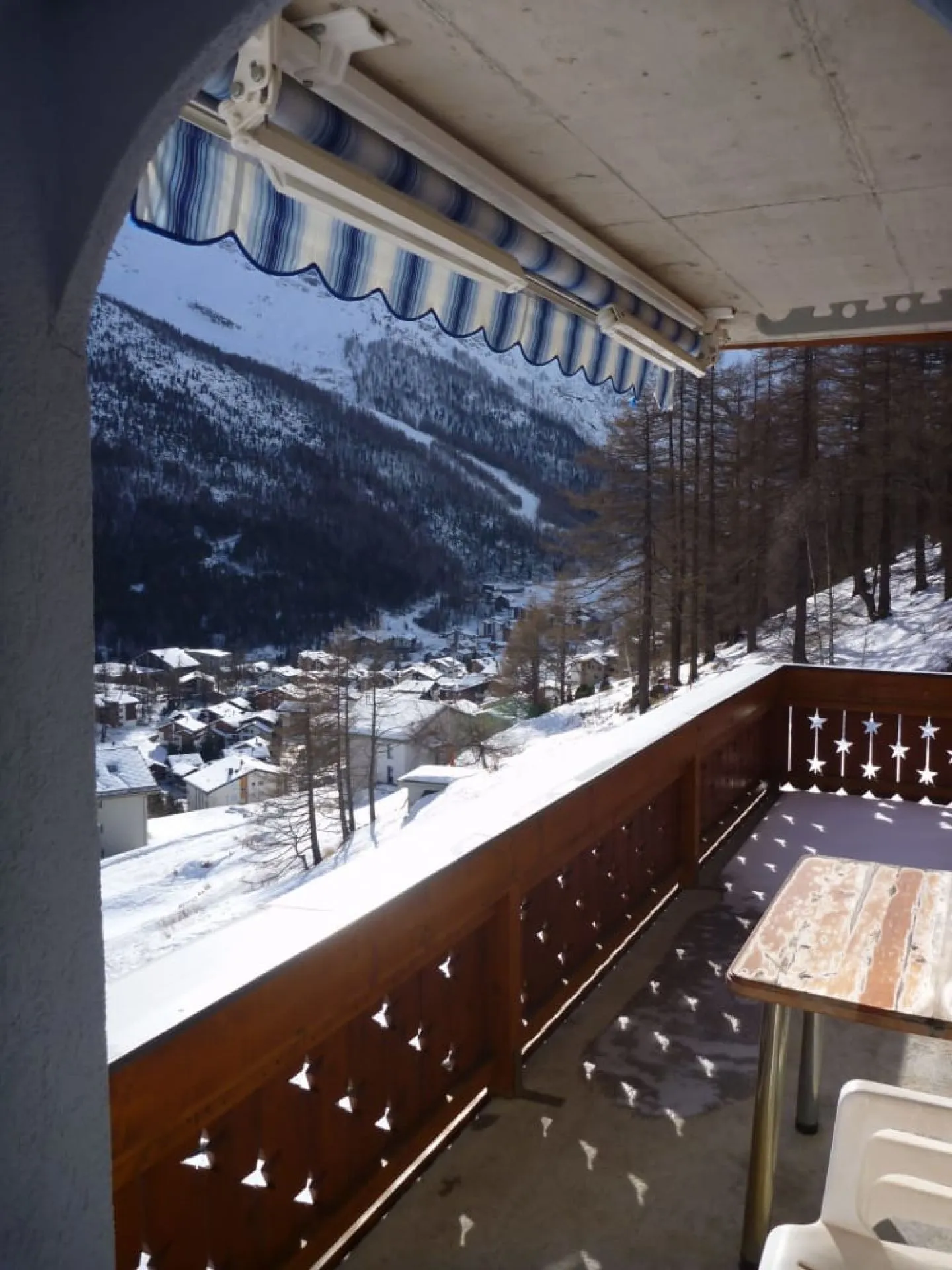 Stella cadente sopra le nuvole con terrazza unica che si affaccia sul villaggio - Foto 10 di 16