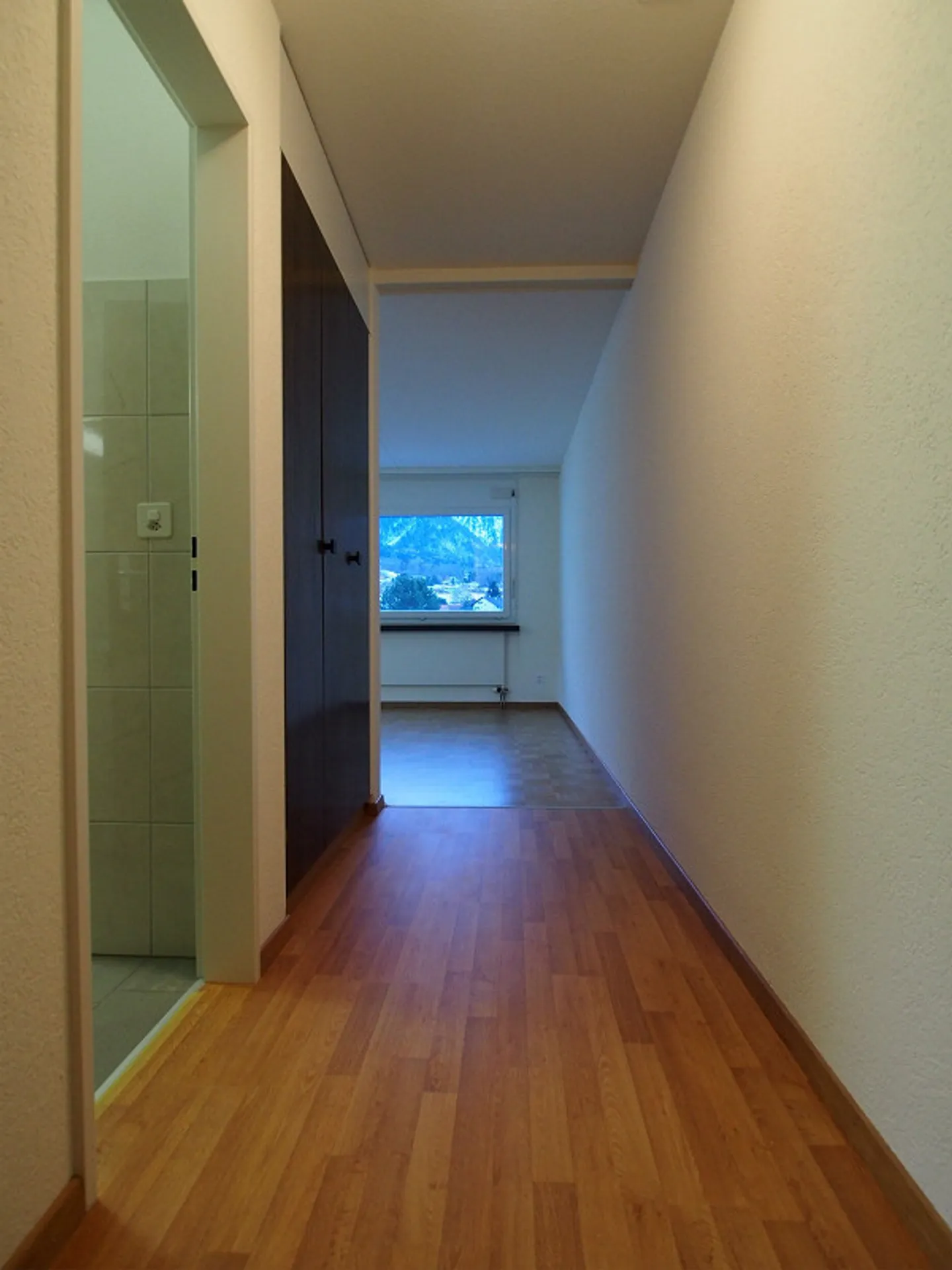 Appartamento soleggiato di 2.5 locali - Foto 5 di 6