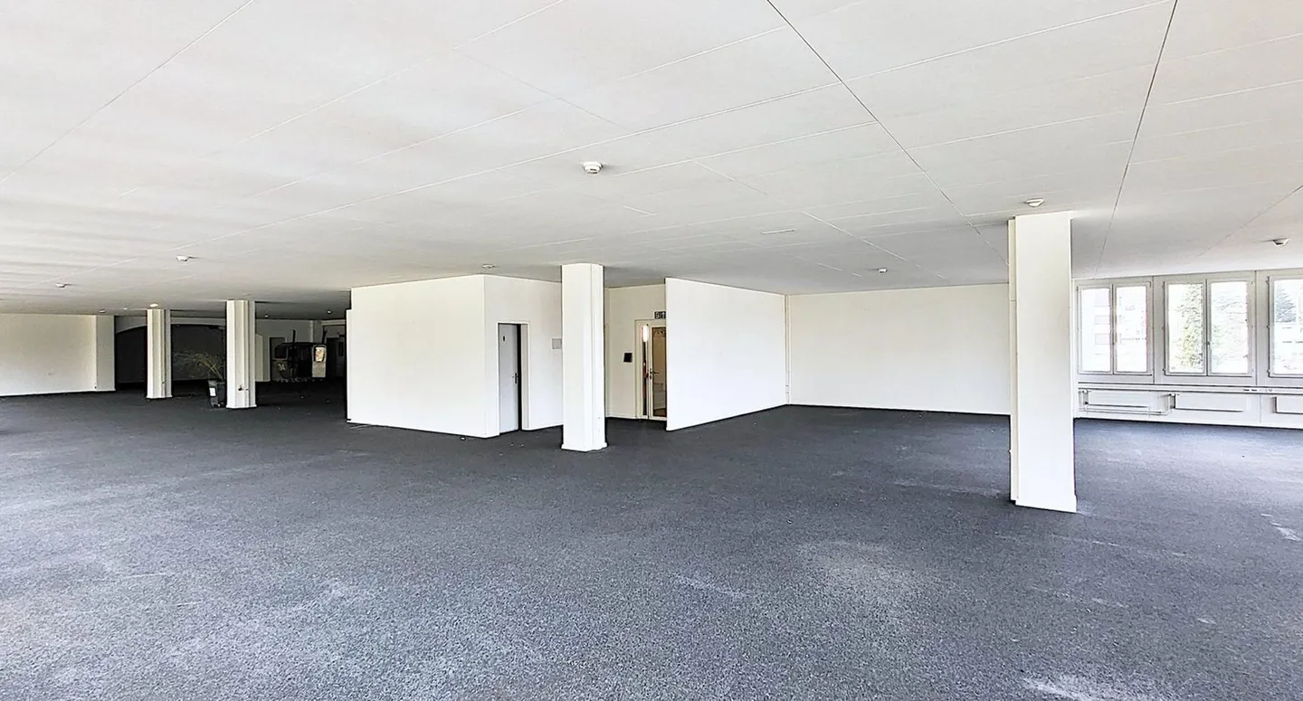 Espace de Bureau Spacieux à Louer - Photo 1 sur 10