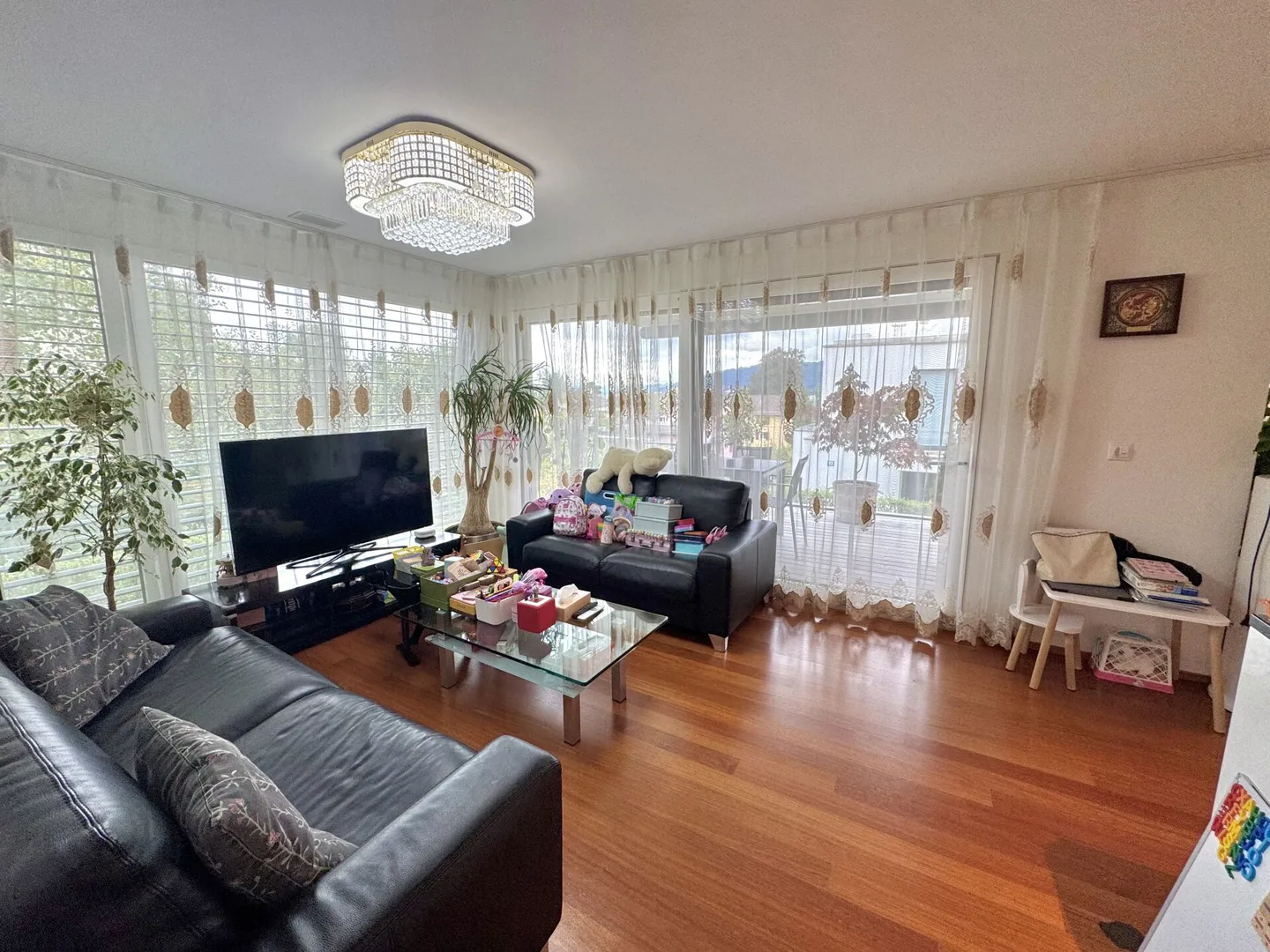Appartamento esclusivo di 4,5 locali in una posizione privilegiata a Zurigo Höngg - Foto 4 di 12