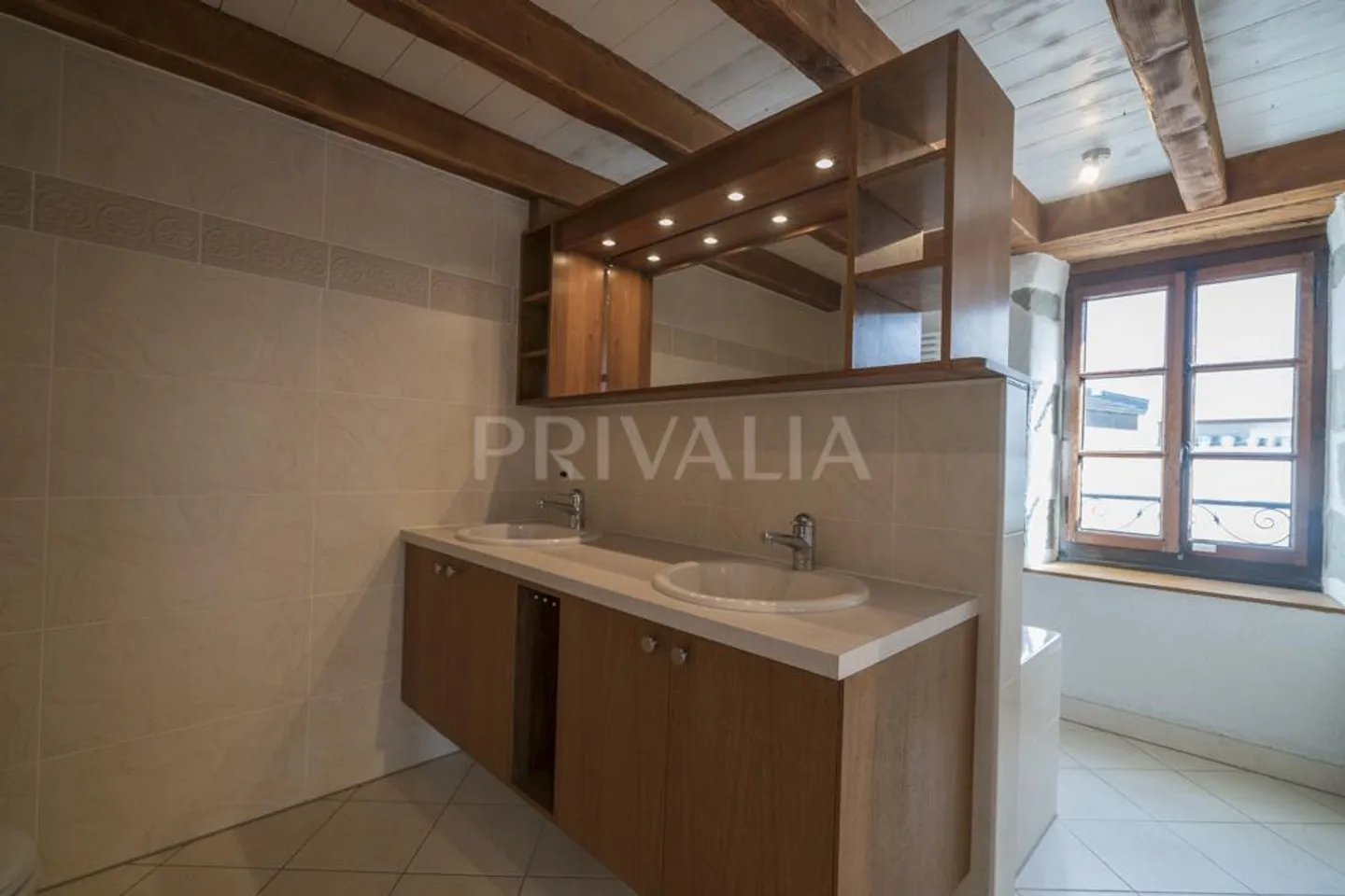 Kürzlich renoviertes Dorfhaus im Herzen von Bernex - Foto 3 von 12