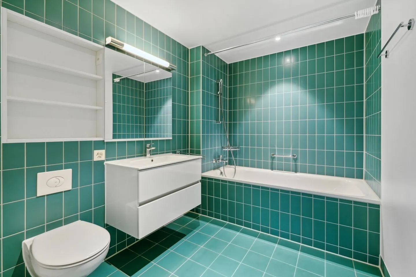 Modern 4.5 Room Apartment in Tower Münchenstein - Photo 6 of 11