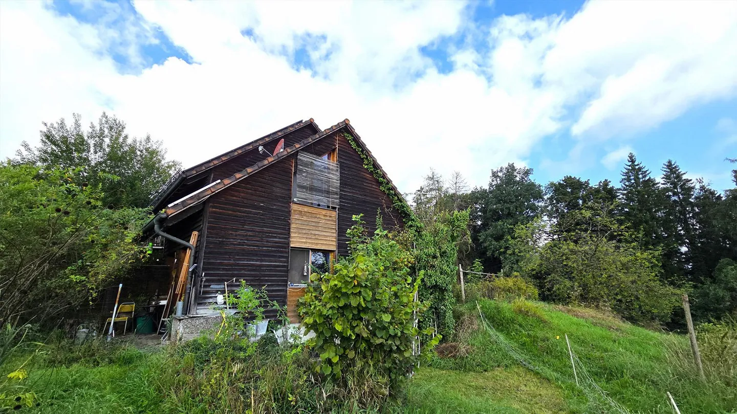 Detached single-family house with a separate apartment and many extras - Photo 17 of 22