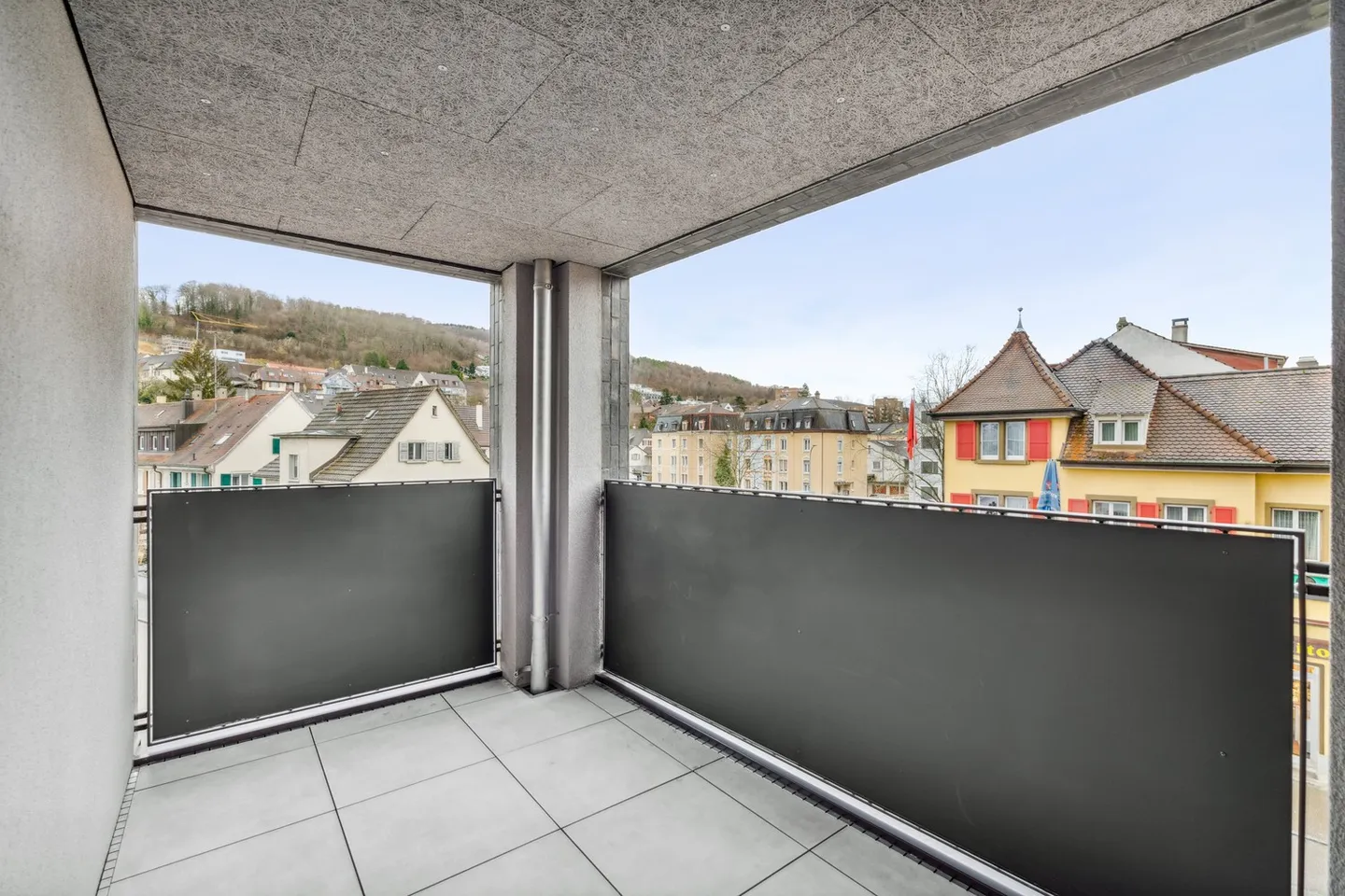 Modern 4.5 Room Apartment in Tower Münchenstein - Photo 11 of 11