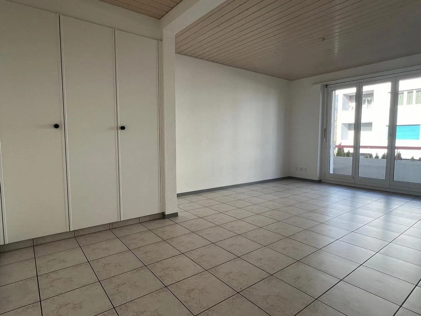 3-room apartment for rent - Photo 2 of 12