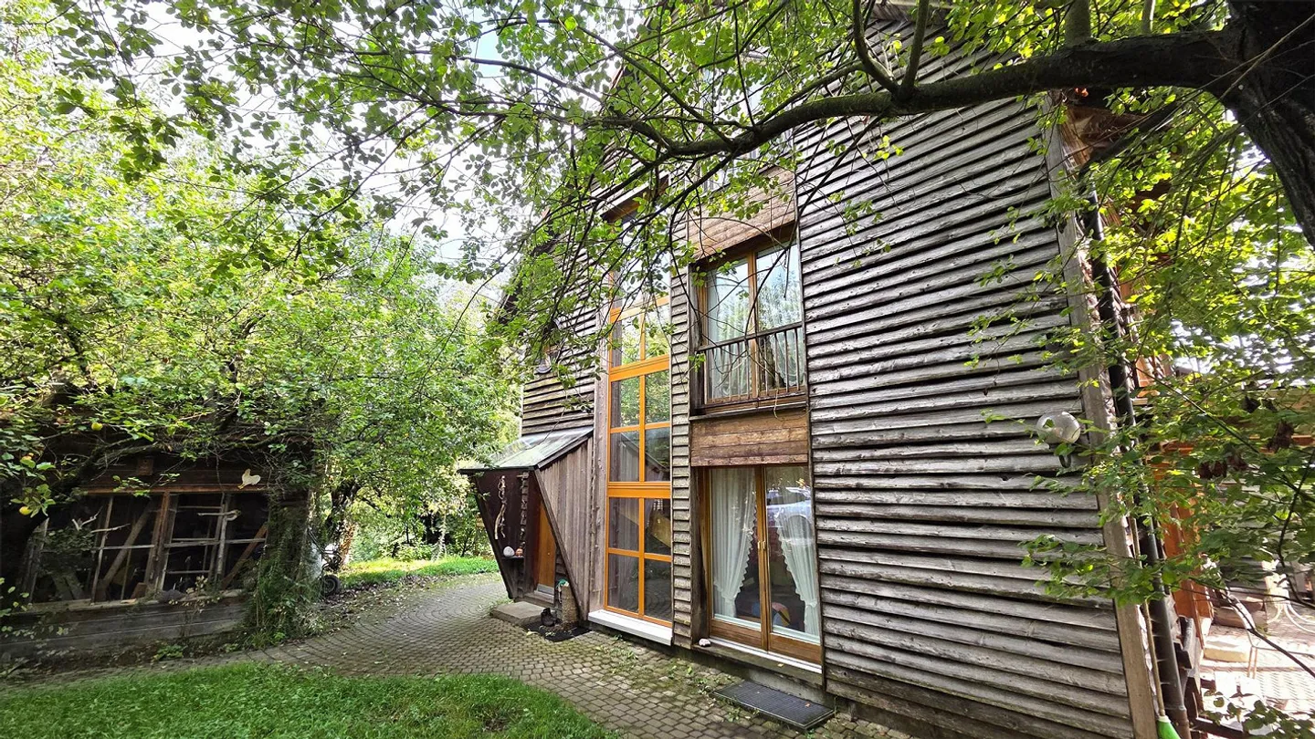 Detached single-family house with a separate apartment and many extras - Photo 20 of 22