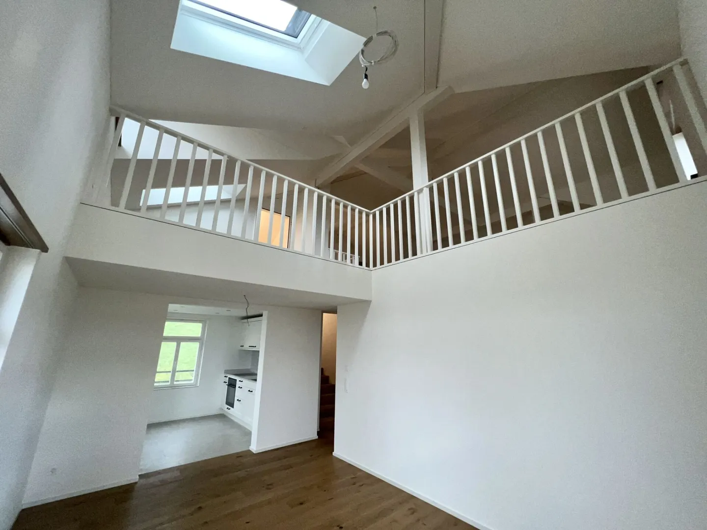 Calm, Green & Panoramic View - 5-Room Maisonette Apartment in a Special Location - Photo 4 of 11