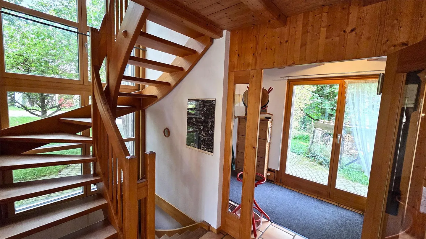 Detached single-family house with a separate apartment and many extras - Photo 5 of 22