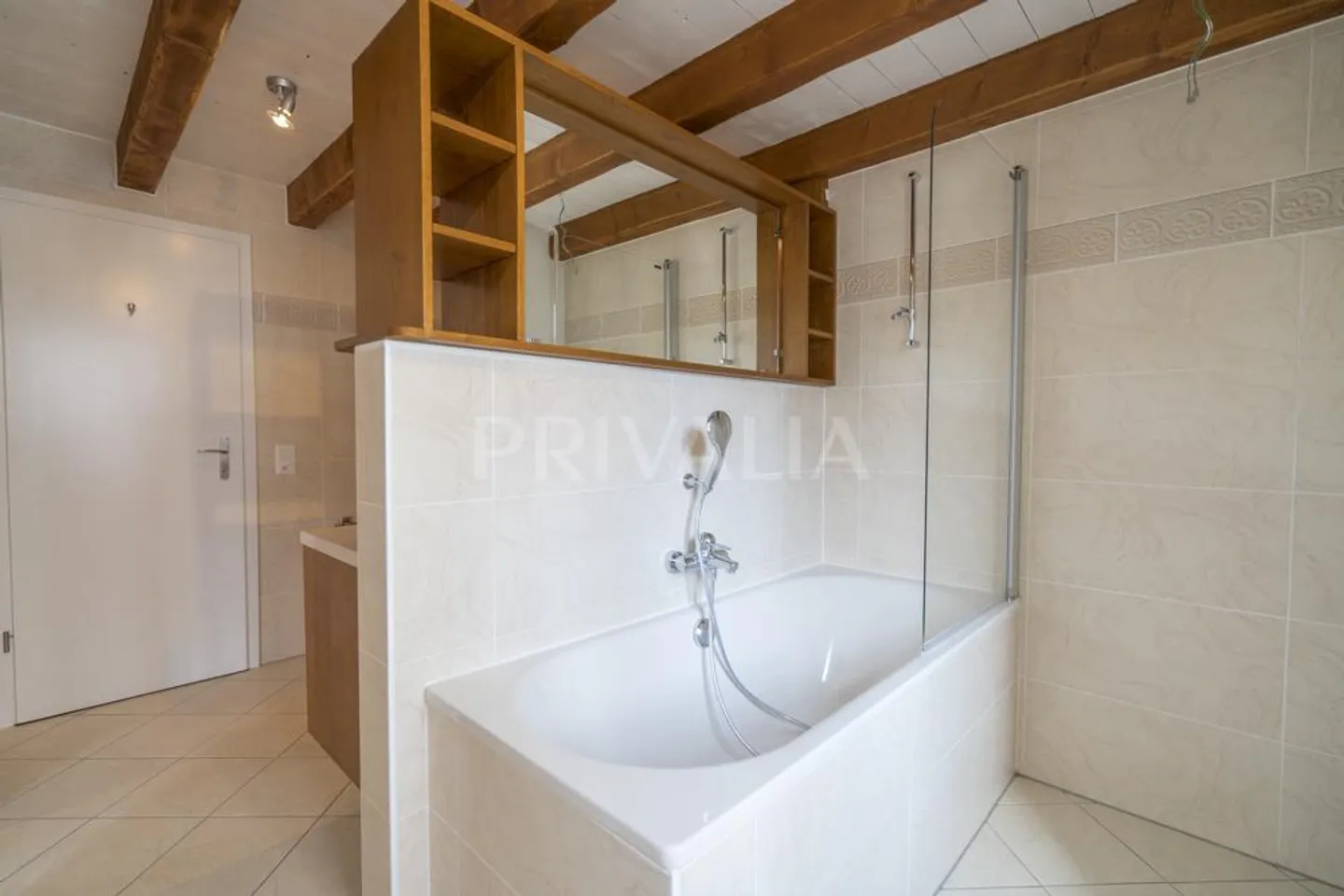 Kürzlich renoviertes Dorfhaus im Herzen von Bernex - Foto 4 von 12