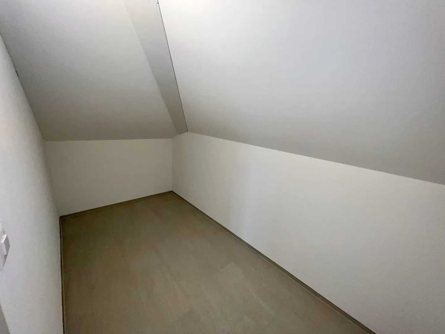 Calm, Green & Panoramic View - 5-Room Maisonette Apartment in a Special Location - Photo 9 of 11