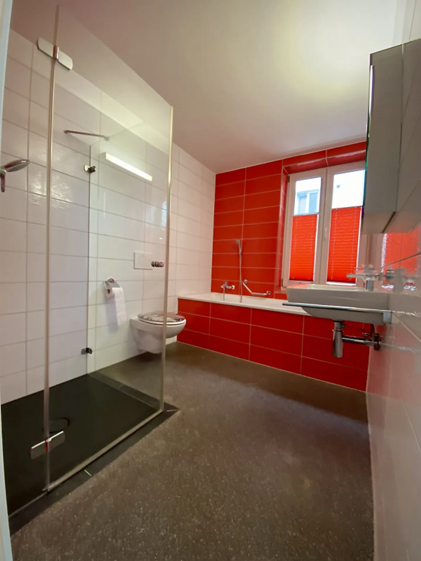 Appartamento moderno e luminoso di 2 locali con ampio balcone lato sud di 7,5 m2 - Foto 7 di 9