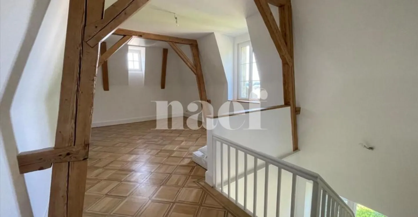 Wunderschöne 4,5-Zimmer-Wohnung in einem Schloss in Villars-sur-Glâne! - Foto 2 von 7