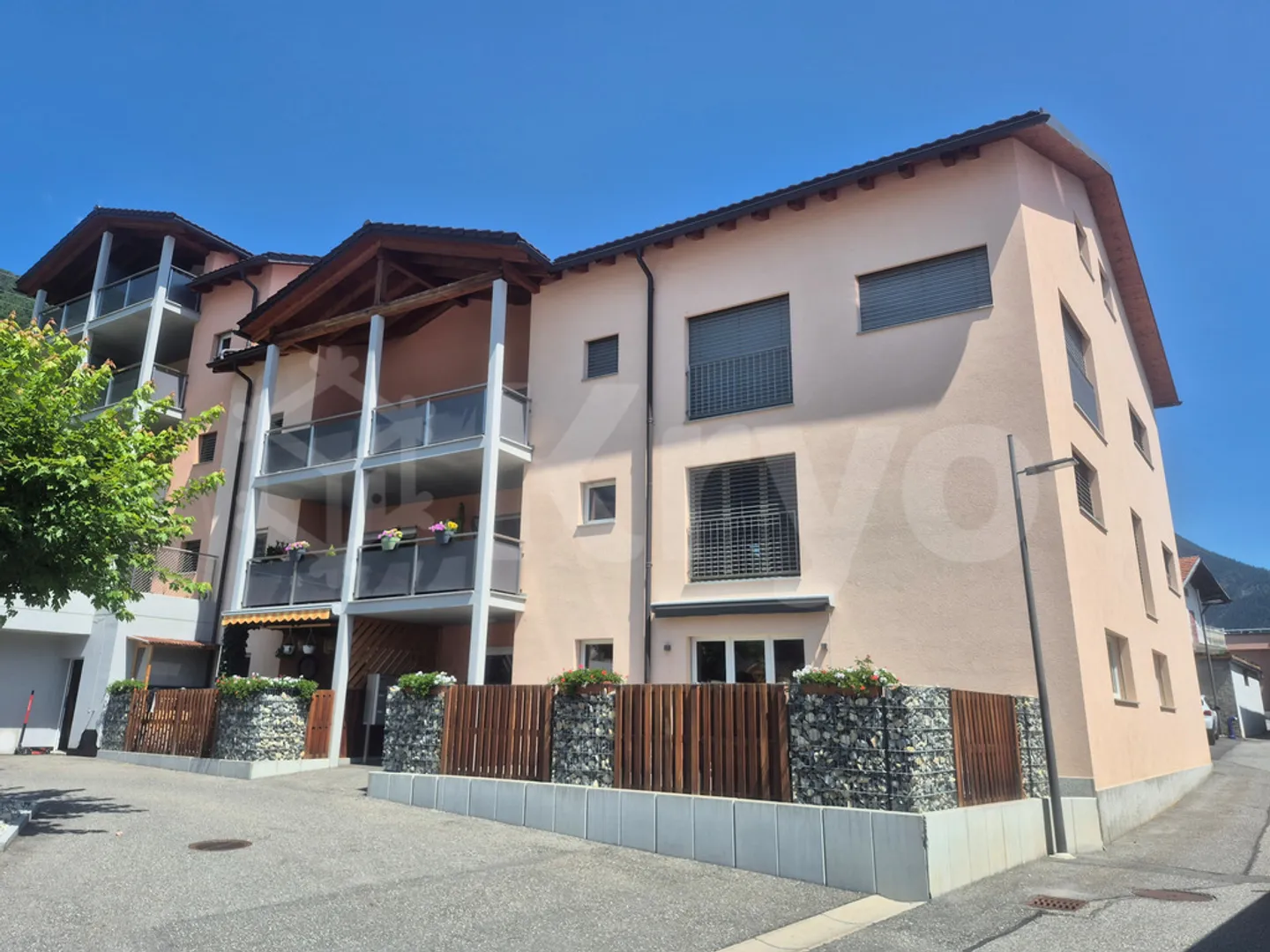 ERDE - APPARTEMENT SPACIEUX DE 4.5 PIÈCES AVEC TERRASSE - Photo 2 sur 12