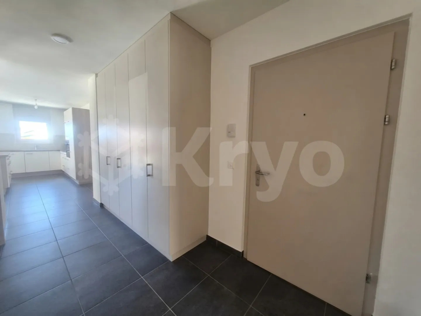ERDE - APPARTEMENT SPACIEUX DE 4.5 PIÈCES AVEC TERRASSE - Photo 6 sur 12
