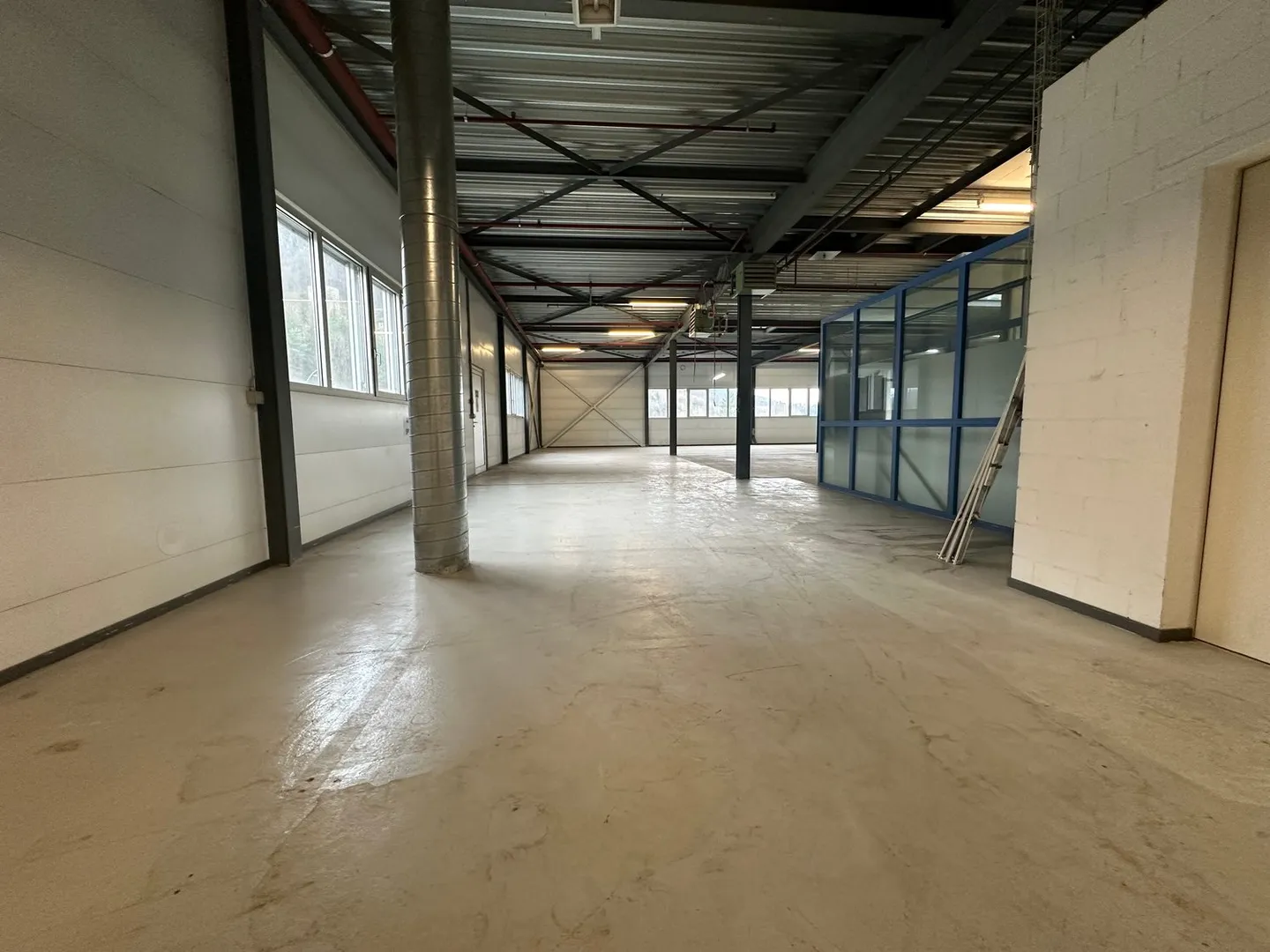 Helle Gewerbefläche im 1. OG an der Sagmattstrasse 13 - Foto 9 von 11