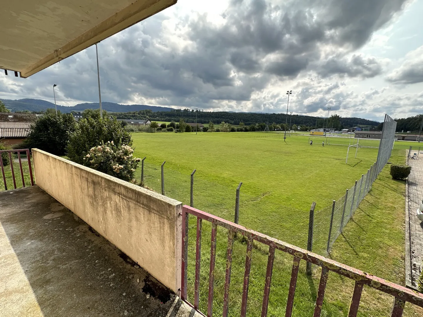 Appartement Charmant avec Balcon - Photo 2 sur 8