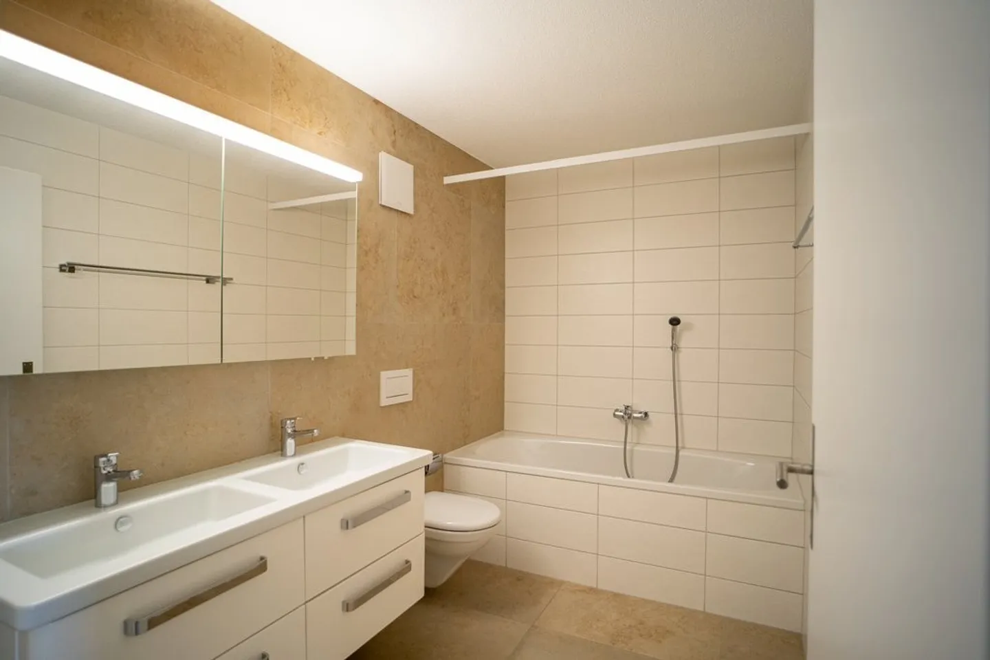 Luminoso appartamento duplex con galleria e balcone - Foto 6 di 11