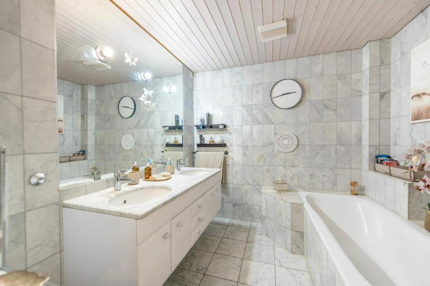 Duplex apartment in old building style with dream terrace & expansion potential - Photo 13 of 22