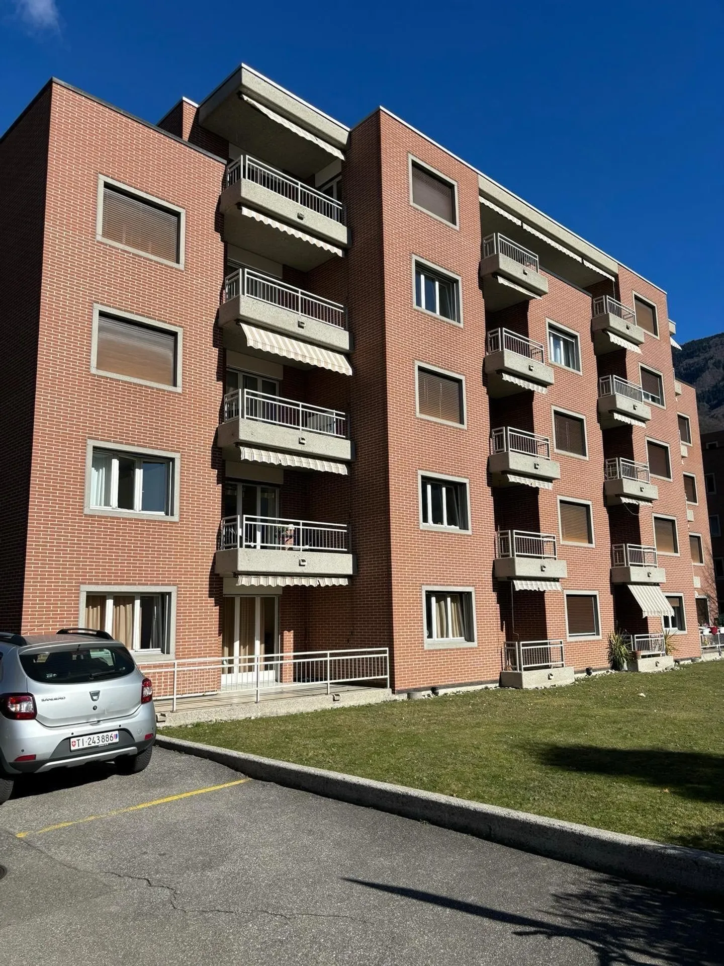 Nous louons un appartement de 2,5 pièces à Bellinzone - Photo 1 sur 1