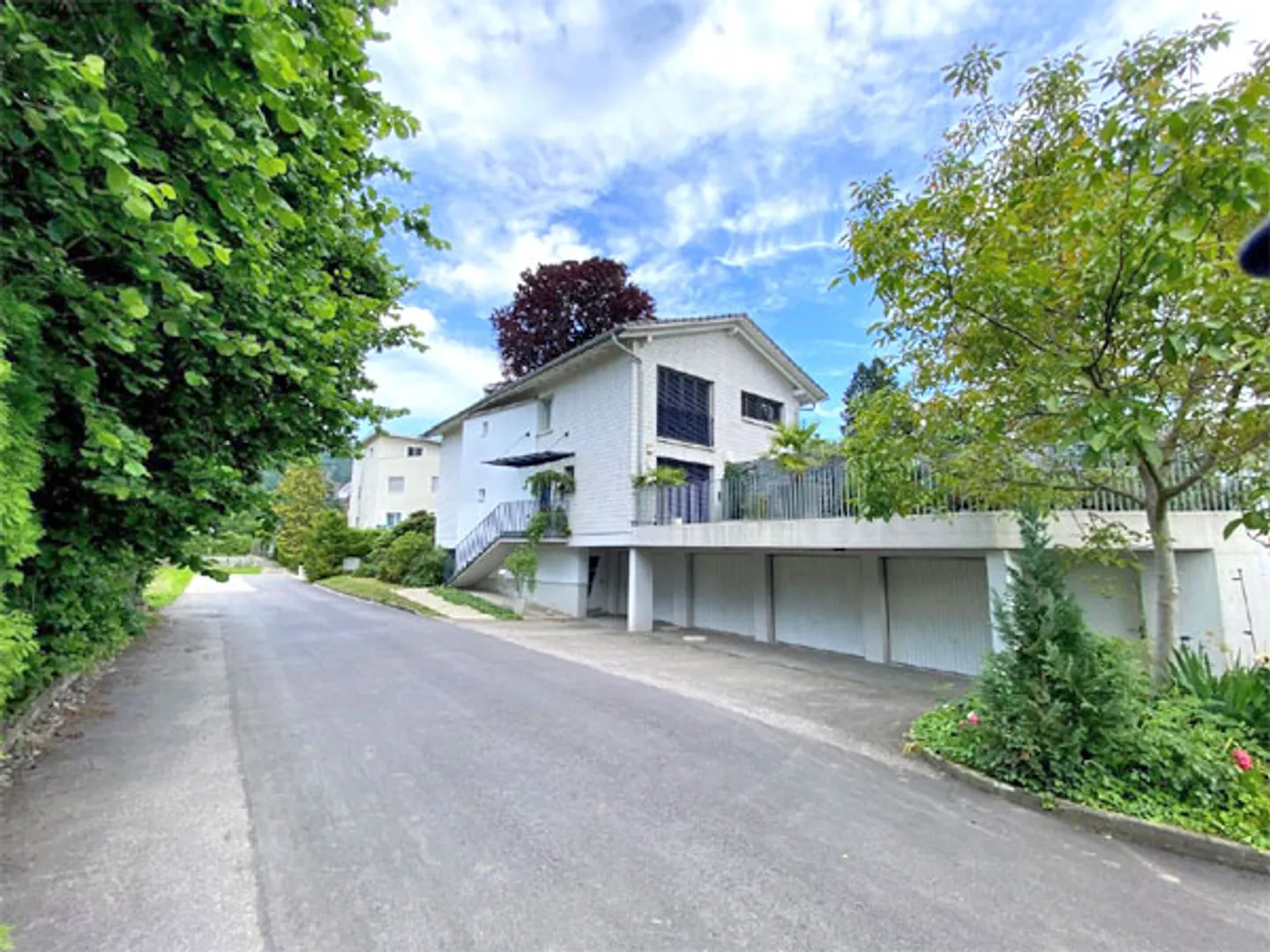 Exclusive 8.5-Room Family Design House with Pool in Dagmersellen - Photo 4 of 13