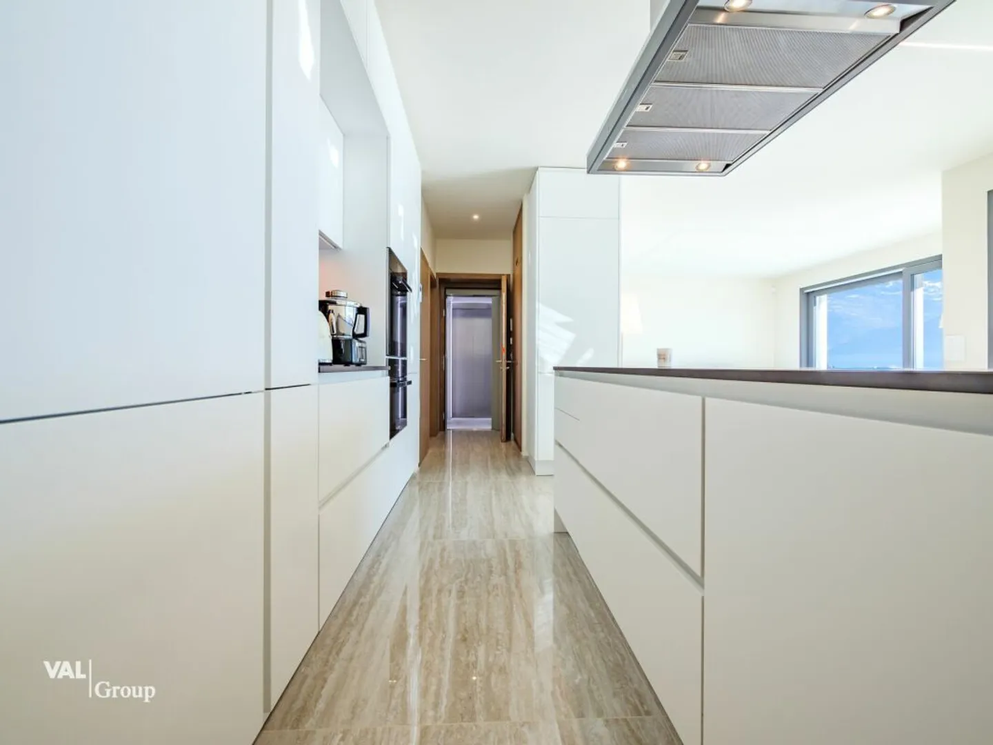 Your new residence with private garden in a contemporary villa under construction - Photo 3 of 14