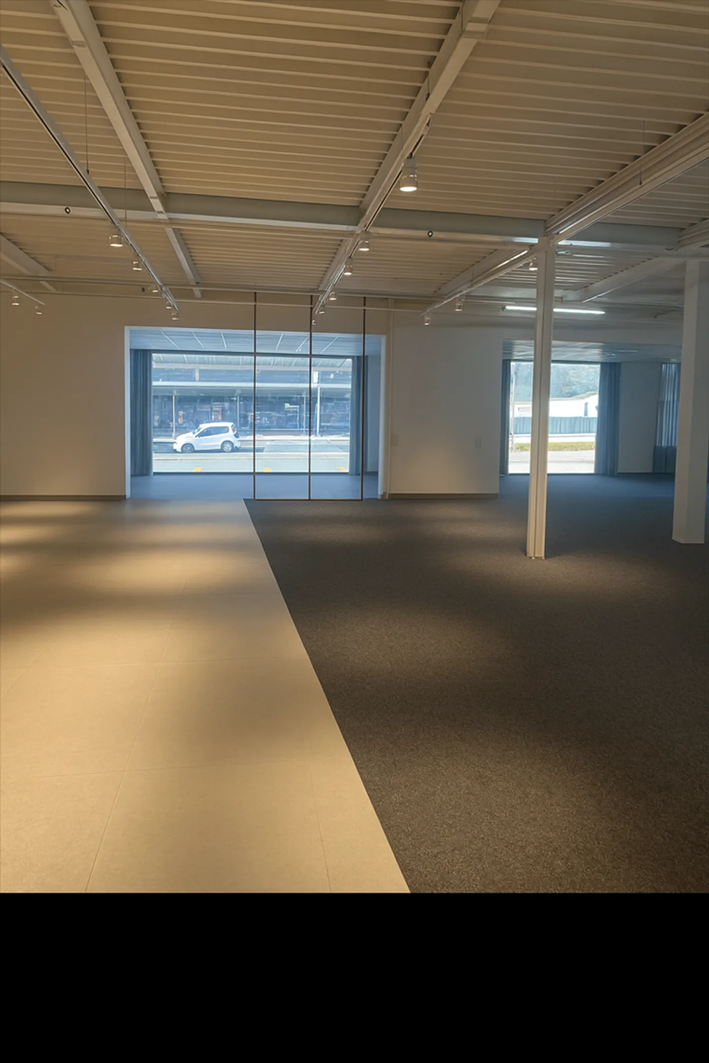 Commerce - Photo 2 of 11